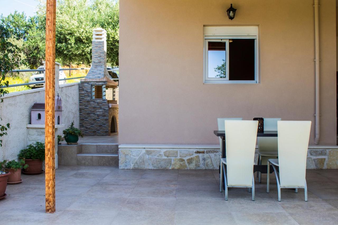 Lydia'S Apartment Stilos Exterior photo